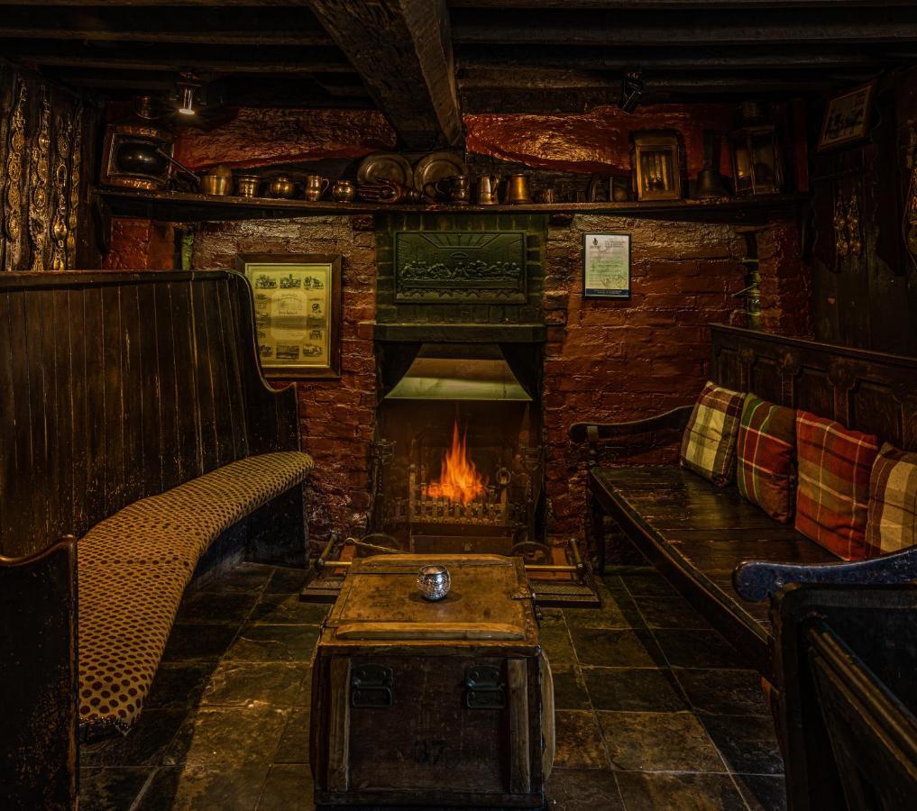 The Leagate Inn Конингсби Екстериор снимка